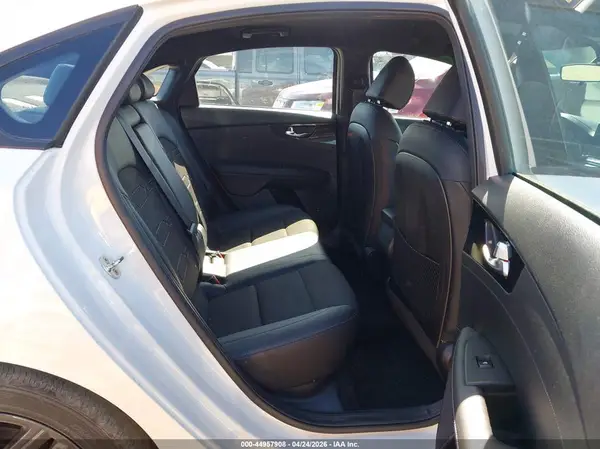 3KPF34AD1ME415139 2021 KIA FORTE - Image 8