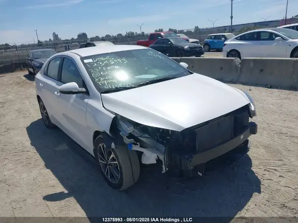 3KPF34AD1PE625941 2023 KIA FORTE - Image 1