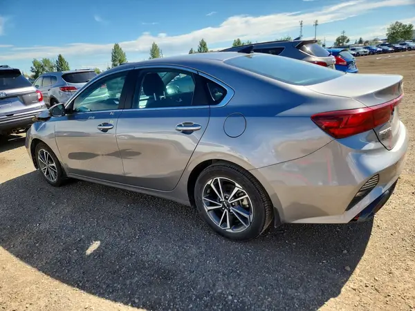 3KPF34AD1PE668692 2023 KIA FORTE - Image 2
