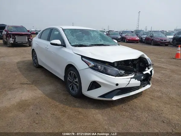 3KPF34AD1PE679823 2023 KIA FORTE - Image 1