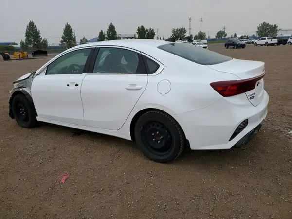 3KPF34AD1RE785210 2024 KIA FORTE - Image 2
