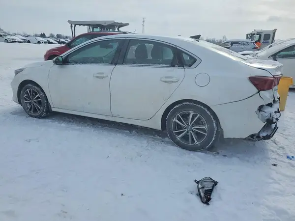 3KPF34AD1RE813930 2024 KIA FORTE - Image 2