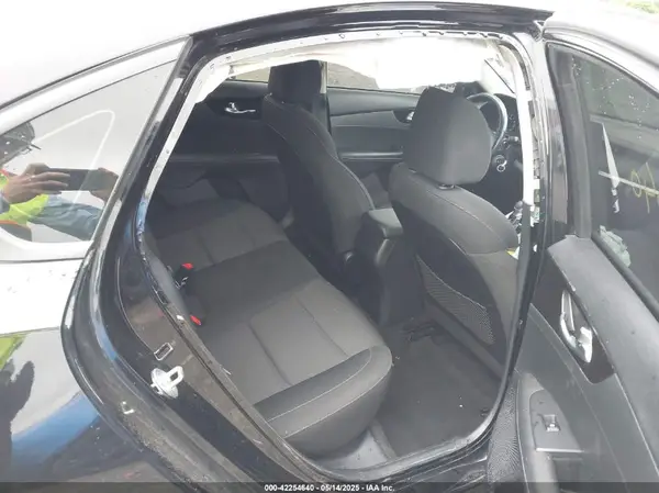 3KPF34AD2KE016544 2019 KIA FORTE - Image 8