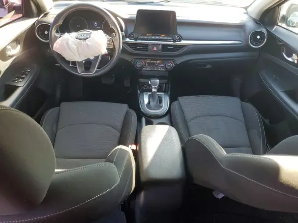 3KPF34AD2KE020867 2019 KIA FORTE - Image 8