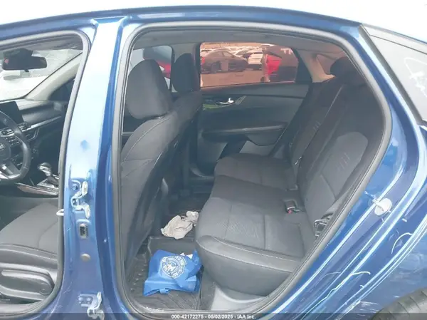 3KPF34AD2KE022795 2019 KIA FORTE - Image 8