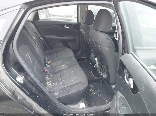 3KPF34AD2KE023798 2019 KIA FORTE - Image 8