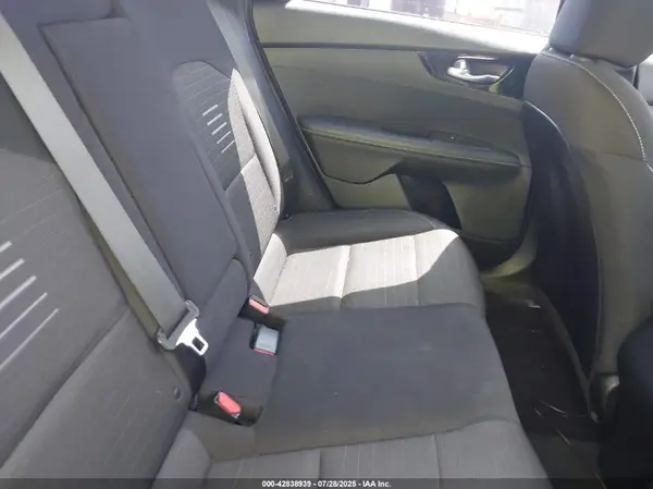 3KPF34AD2KE025163 2019 KIA FORTE - Image 8