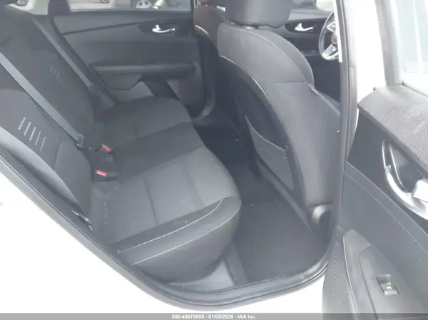3KPF34AD2KE025986 2019 KIA FORTE - Image 8