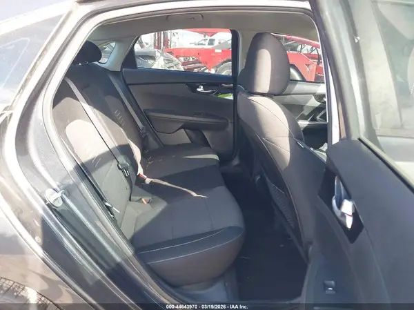 3KPF34AD2KE029083 2019 KIA FORTE - Image 8