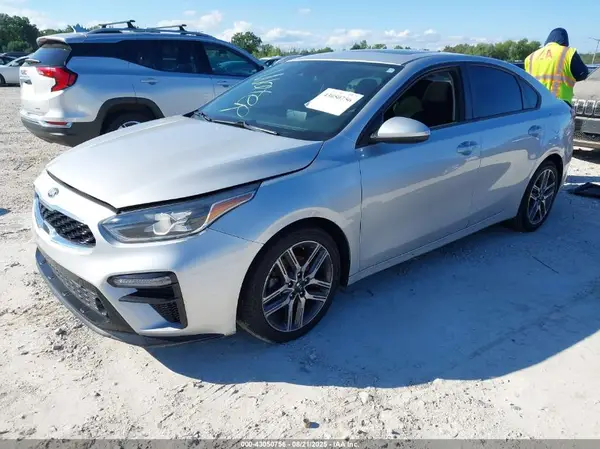 3KPF34AD2KE034395 2019 KIA FORTE - Image 2