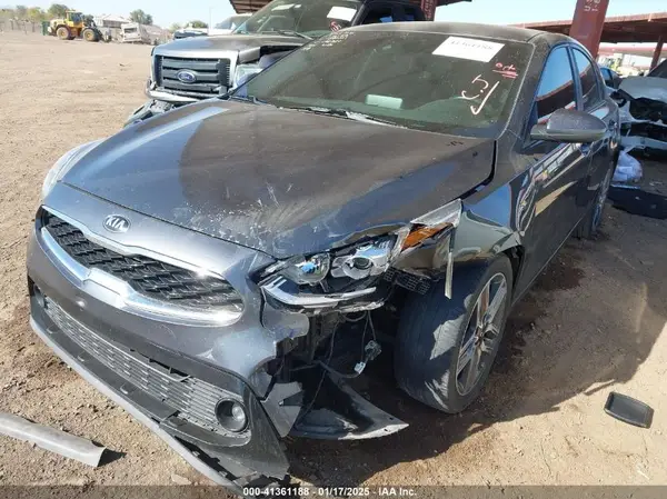 3KPF34AD2KE042321 2019 KIA FORTE - Image 2