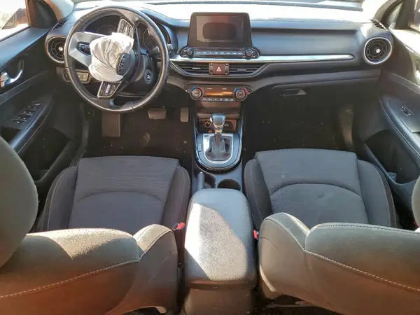 3KPF34AD2KE048216 2019 KIA FORTE - Image 8