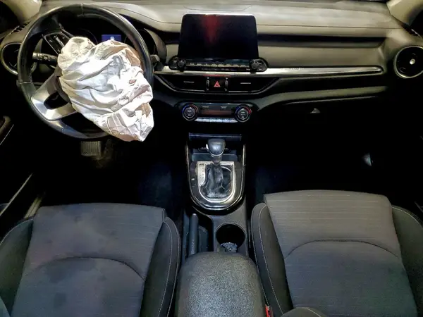 3KPF34AD2KE049107 2019 KIA FORTE - Image 8