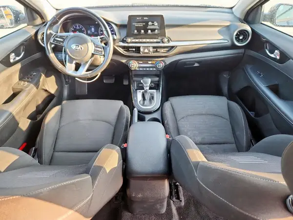 3KPF34AD2KE105210 2019 KIA FORTE - Image 8