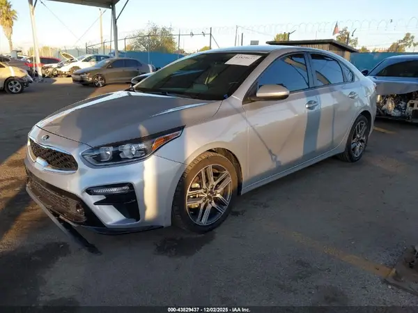 3KPF34AD2KE134738 2019 KIA FORTE - Image 2