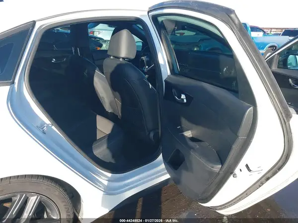 3KPF34AD2LE241998 2020 KIA FORTE - Image 8
