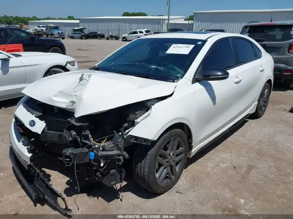 3KPF34AD2LE246599 2020 KIA FORTE - Image 2