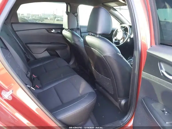 3KPF34AD2ME293536 2021 KIA FORTE - Image 8
