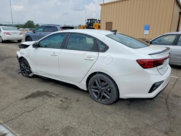 3KPF34AD2ME305426 2021 KIA FORTE - Image 2