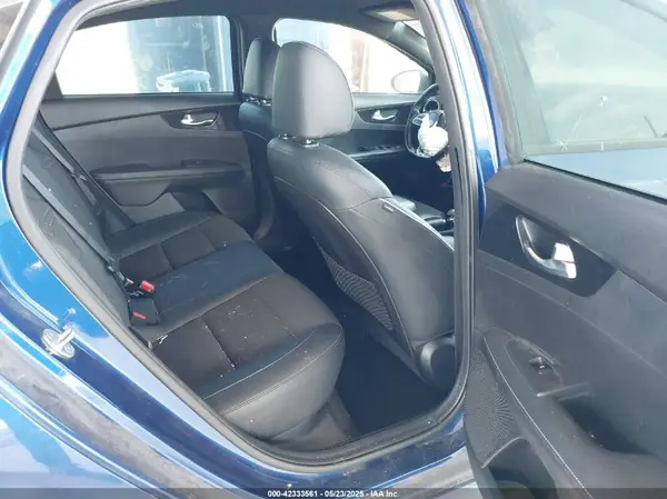 3KPF34AD2ME386931 2021 KIA FORTE - Image 8