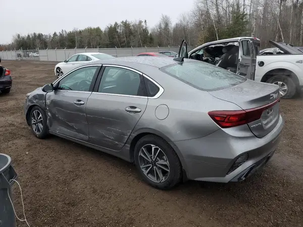 3KPF34AD2NE504820 2022 KIA FORTE - Image 2