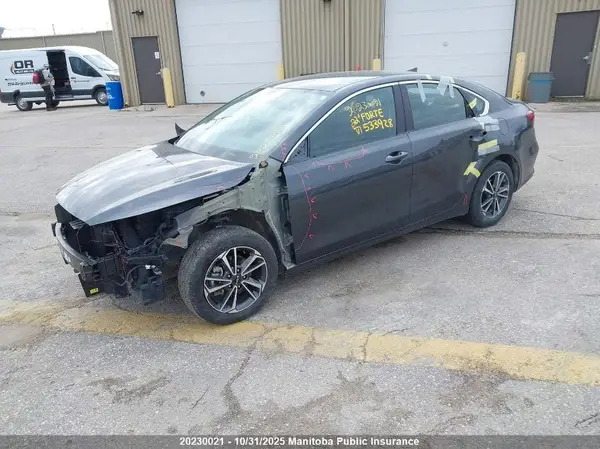 3KPF34AD2NE533928 2022 KIA FORTE - Image 2