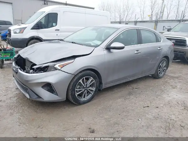3KPF34AD2PE623504 2023 KIA FORTE - Image 2