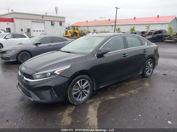 3KPF34AD2PE624913 2023 KIA FORTE - Image 2