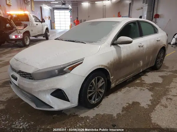 3KPF34AD2RE769517 2024 KIA FORTE - Image 2