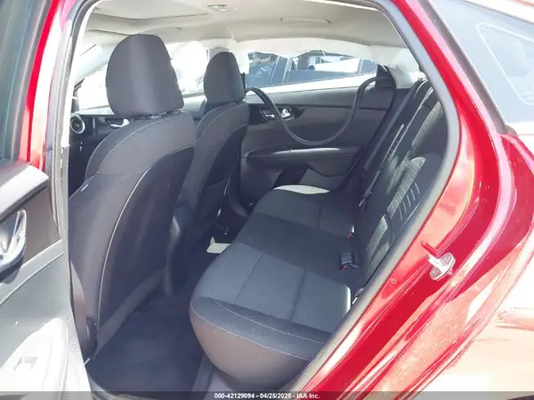 3KPF34AD3KE006864 2019 KIA FORTE - Image 8