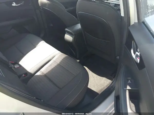 3KPF34AD3KE016259 2019 KIA FORTE - Image 8