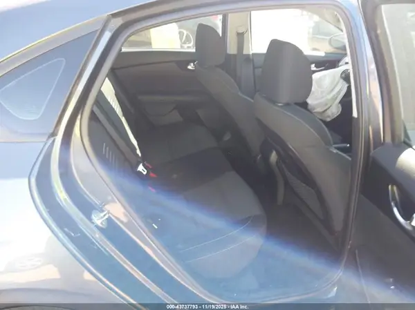 3KPF34AD3KE072539 2019 KIA FORTE - Image 8