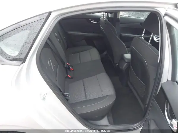 3KPF34AD3KE087655 2019 KIA FORTE - Image 8