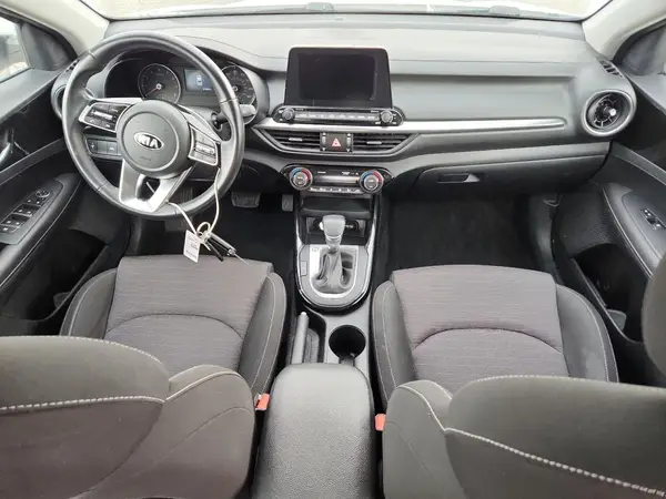 3KPF34AD3KE105068 2019 KIA FORTE - Image 8