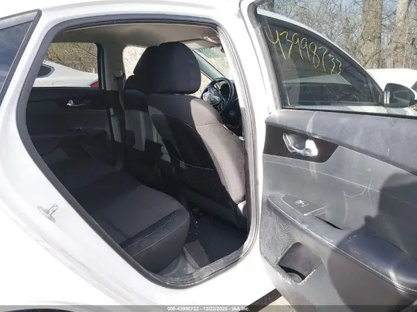3KPF34AD3KE113929 2019 KIA FORTE - Image 8