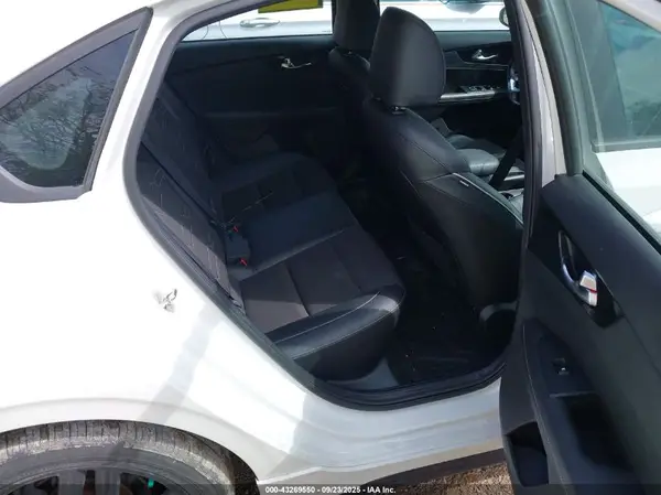 3KPF34AD3LE243758 2020 KIA FORTE - Image 8