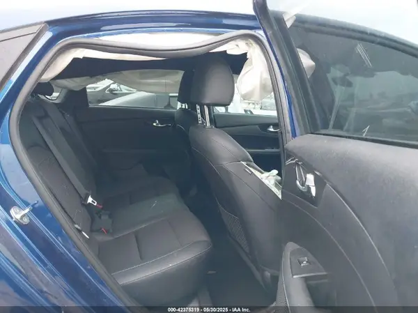 3KPF34AD3ME403218 2021 KIA FORTE - Image 8