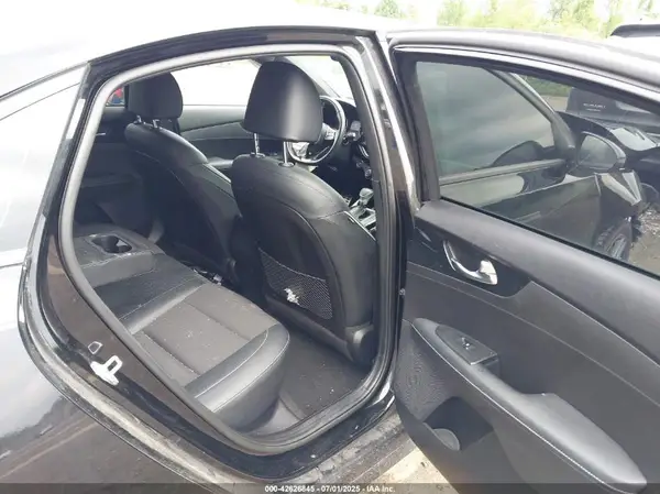 3KPF34AD3ME405910 2021 KIA FORTE - Image 8