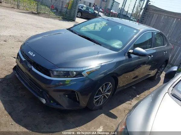 3KPF34AD3NE504647 2022 KIA FORTE - Image 2