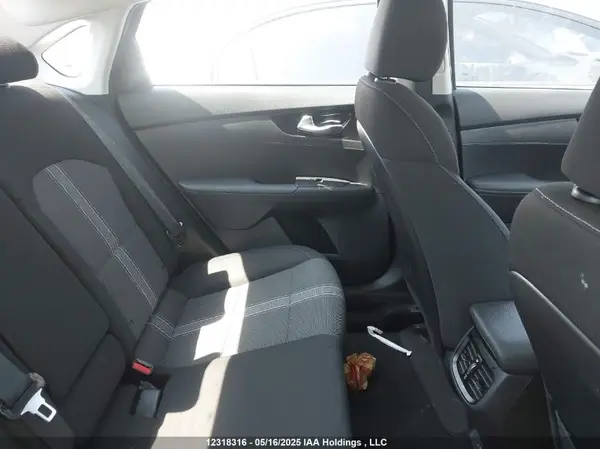 3KPF34AD3NE504647 2022 KIA FORTE - Image 8