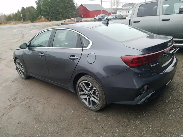 3KPF34AD3PE560638 2023 KIA FORTE - Image 2