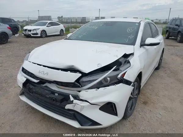 3KPF34AD3PE592828 2023 KIA FORTE - Image 2