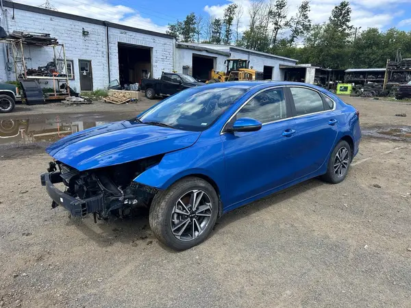 3KPF34AD3PE671660 2023 KIA FORTE - Image 2