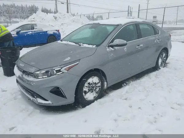 3KPF34AD3PE696154 2023 KIA FORTE - Image 2