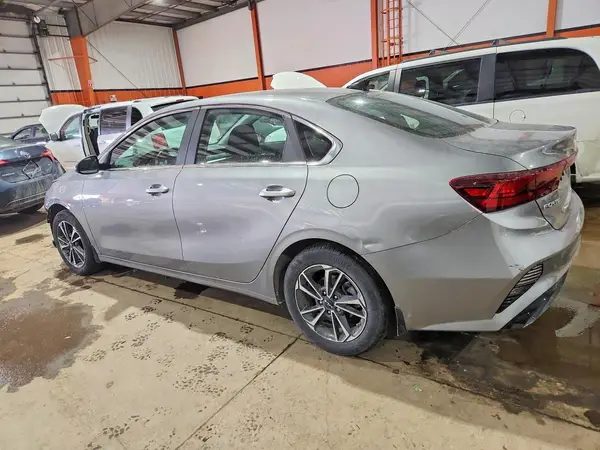 3KPF34AD3PE708870 2023 KIA FORTE - Image 2