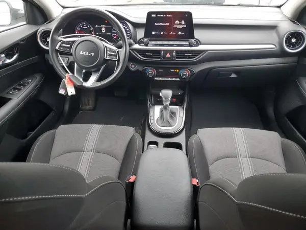 3KPF34AD3RE736896 2024 KIA FORTE - Image 8