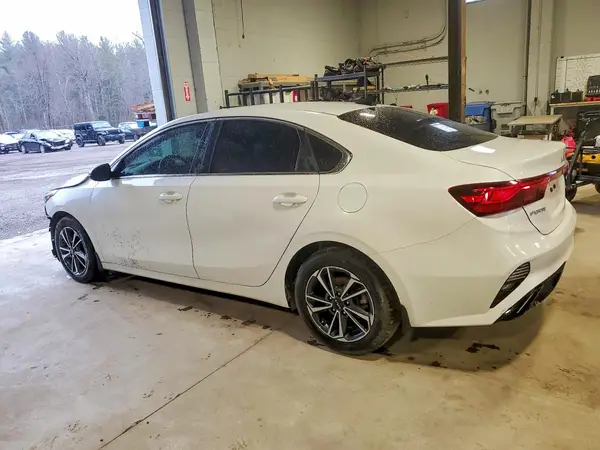 3KPF34AD3RE757800 2024 KIA FORTE - Image 2
