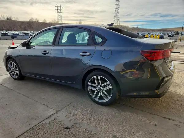 3KPF34AD4KE015217 2019 KIA FORTE - Image 2