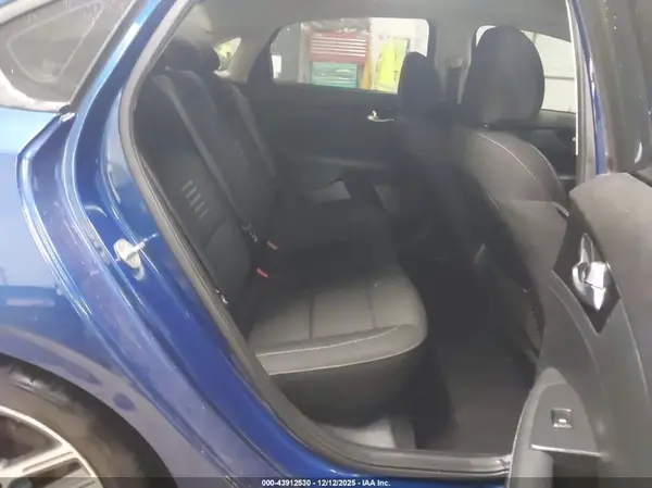 3KPF34AD4KE015993 2019 KIA FORTE - Image 8