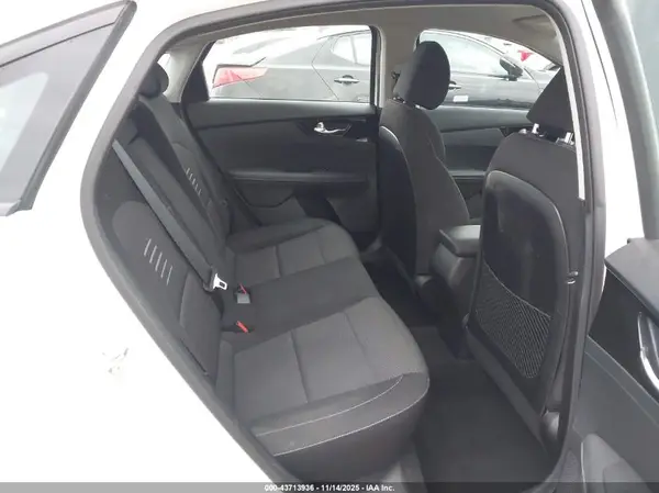 3KPF34AD4KE026489 2019 KIA FORTE - Image 8